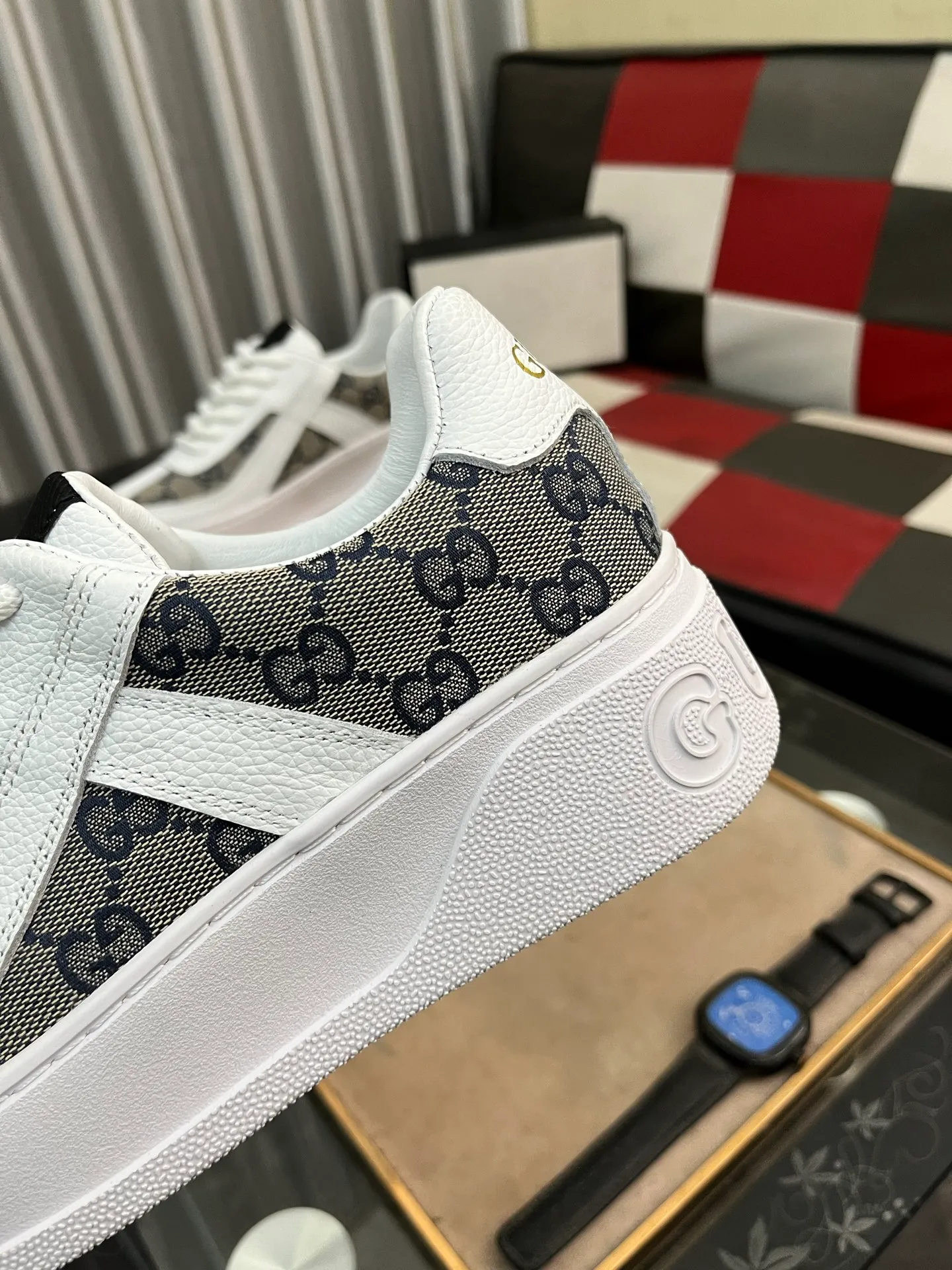 Men's shoes💰420⌚️⌚️[GUCCI] Gucci men's casual shoes are absolutely popular🔥The ultimate matching item for trendy men! The charm of super texture is irresistible, the main recommendation, the flower leather color is bright! The upper is made of high-quality cowhide with branded fabrics, pigskin lining for the feet, and wear-resistant rubber sole, which is noble and elegant! Extremely comfortable🎁🎁You can be as handsome as you want💪 38-443️⃣colors available